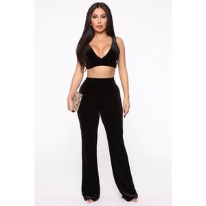Black Velvet Two Piece Set Size Large NWT